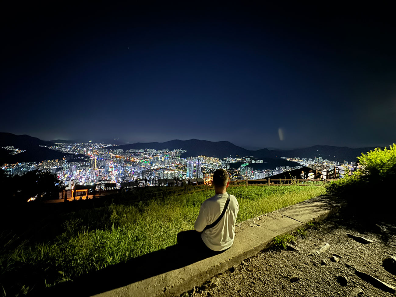 Artur Neumann auf dem Hwangnyeongsan Mountain Beacon Mound, Busan, Südkorea